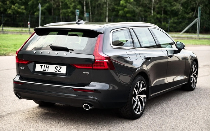 Volvo V60 cena 96800 przebieg: 152000, rok produkcji 2019 z Wyszogród małe 379